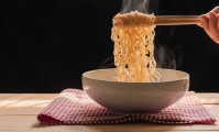 一碗面卖100元 上海网红黄鱼面塌房：多位明星博主曾打卡