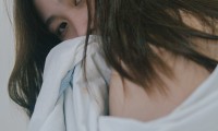 内娱女星深夜日本私会神秘男子全程包裹严实引发热议